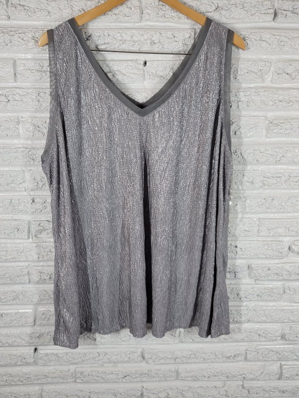 Lane Bryant Tank Top 26 28 Plus Size V Neck Silver Metallic Sparkle GRA35E‎